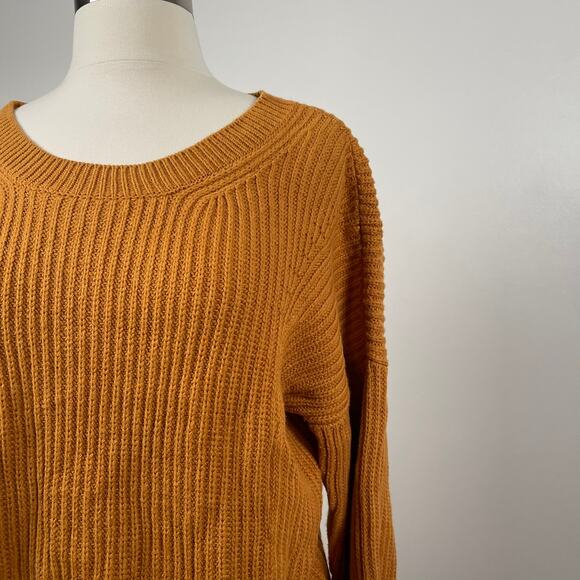 Cabi • Step Up Chunky Pullover Sweater - Picture 2 of 5